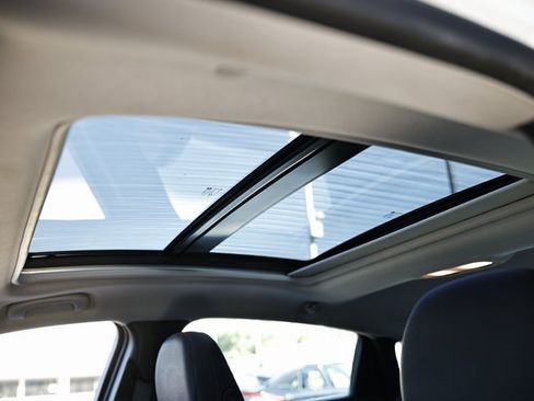 Used 2024 Chevrolet Malibu LT image 19