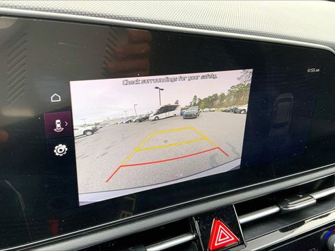 Used 2023 Kia Niro SX image 23