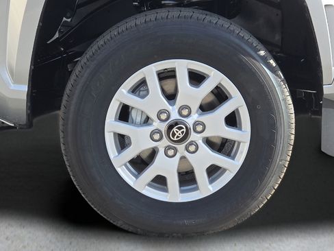 Used 2026 Toyota Tacoma SR5 AWD/4WD image 10