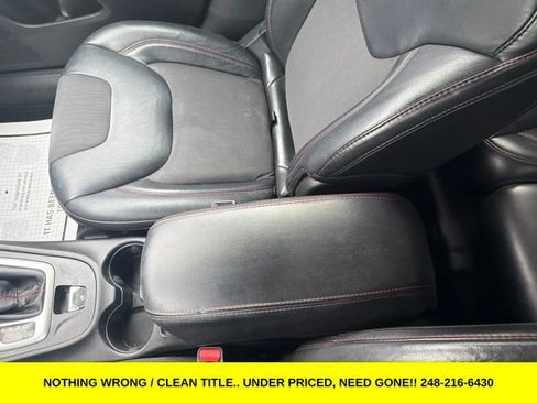 Used 2017 Jeep Cherokee Trailhawk w/ Cold Weather Group AWD/4WD image 28