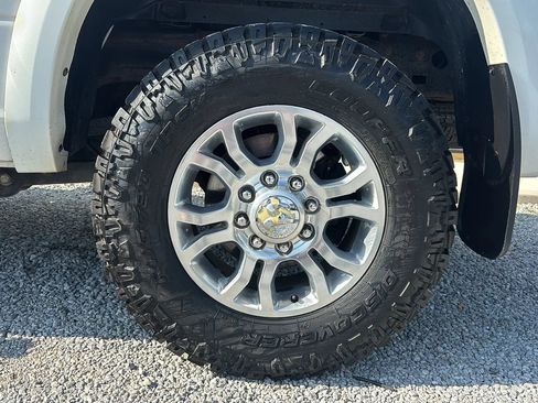 Used 2018 RAM 2500 Laramie AWD/4WD image 2