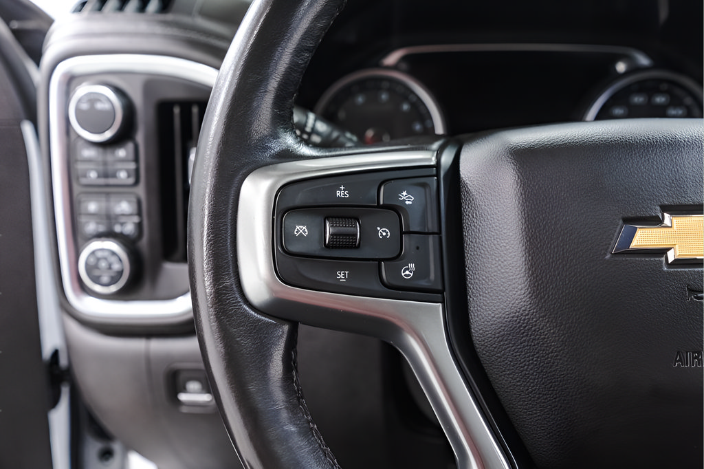 Used 2020 Chevrolet Silverado 1500 LTZ w/ LTZ Premium Package AWD/4WD image 11