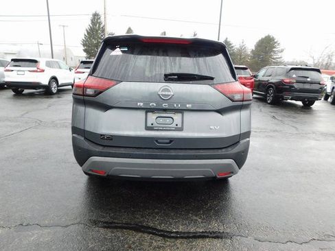 Used 2023 Nissan Rogue SV image 4