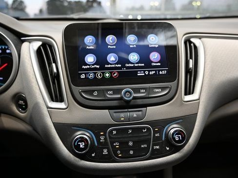 Used 2022 Chevrolet Malibu LT image 14