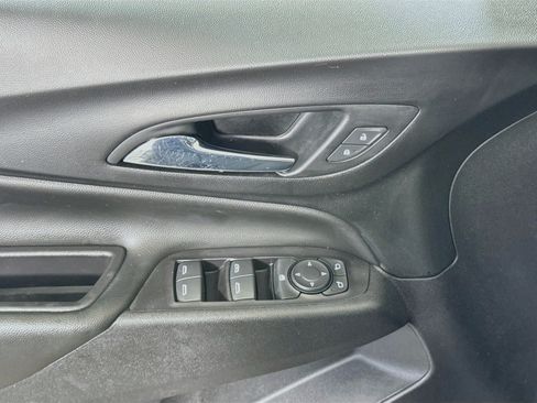 Used 2020 Chevrolet Equinox LT FWD image 24