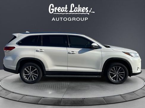 Used 2019 Toyota Highlander XLE image 6