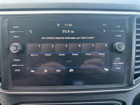 Used 2020 Volkswagen Atlas Cross Sport SE FWD image 21