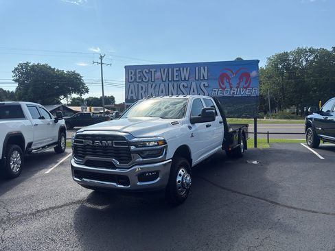 Used 2025 RAM 3500 Tradesman w/ Chrome Appearance Group AWD/4WD image 1