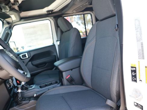 New 2026 Jeep Gladiator Sport AWD/4WD image 14