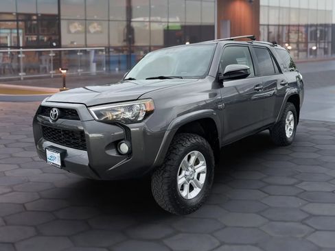 Used 2014 Toyota 4Runner SR5 AWD/4WD image 4
