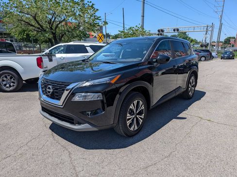 Used 2023 Nissan Rogue SV FWD image 3