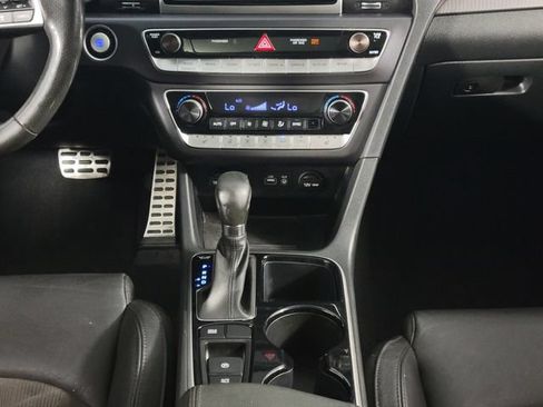 Used 2019 Hyundai Sonata Sport w/ Tech Package 03 FWD image 28