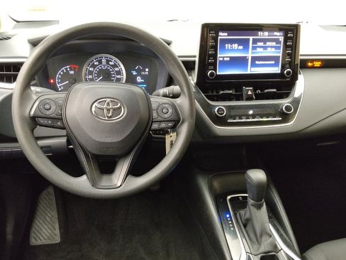 Used 2020 Toyota Corolla LE FWD image 22