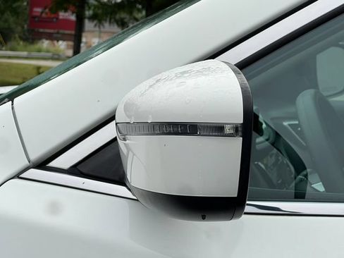 Used 2016 Nissan Rogue S FWD image 29