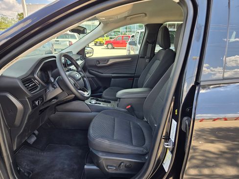 Used 2023 Ford Escape Active FWD image 9