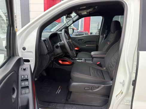 Used 2026 Nissan Frontier PRO-4X AWD/4WD image 13