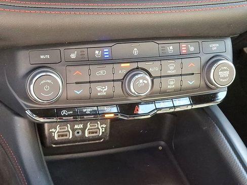 Used 2023 Dodge Durango GT image 18