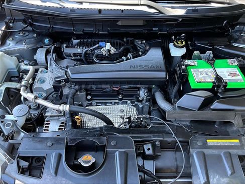 Used 2019 Nissan Rogue SV FWD image 32