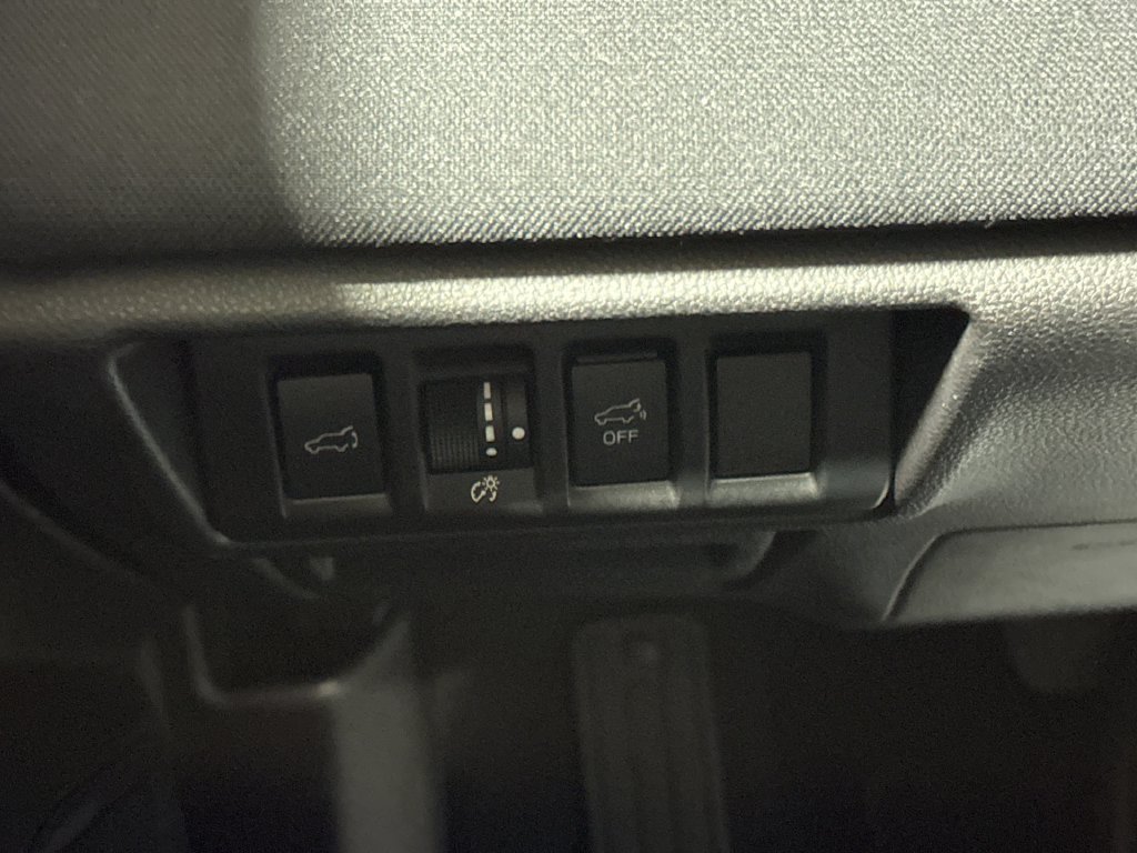 Used 2023 Subaru Outback Premium AWD/4WD image 18