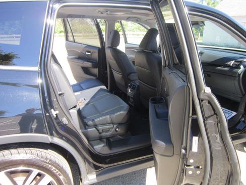 Used 2016 Honda Pilot Touring image 13