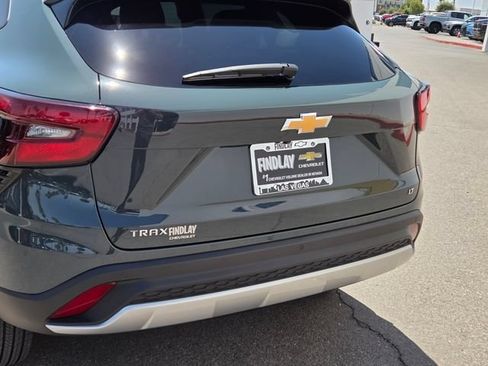 Certified 2025 Chevrolet Trax LT w/ Driver Confidence Package FWD image 5