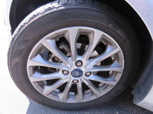Used 2014 Ford Fiesta SE w/ Equipment Group 201A FWD image 15