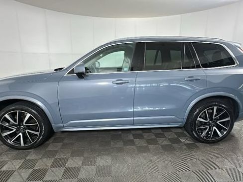 Used 2021 Volvo XC90 T6 Momentum AWD/4WD image 5