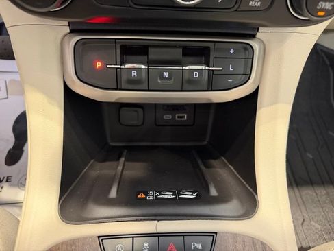 Used 2023 GMC Acadia Denali w/ Denali Ultimate Package AWD/4WD image 31