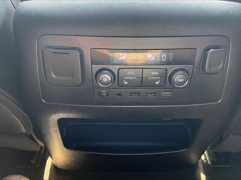 Used 2018 Chevrolet Tahoe LT AWD/4WD image 35