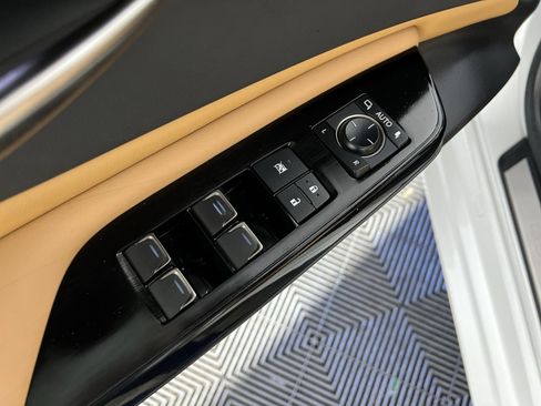 Used 2022 Lexus ES 350 Ultra Luxury image 15