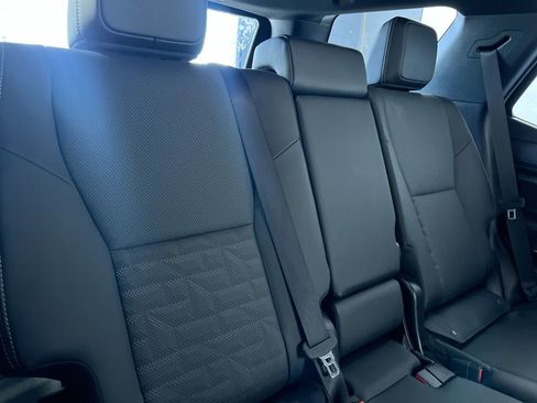 Used 2025 Toyota 4Runner TRD Off-Road Premium AWD/4WD image 30