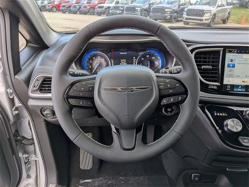 New 2026 Chrysler Pacifica Select w/ S Appearance Package image 16