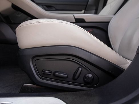 Certified 2022 Porsche Taycan 4S image 23