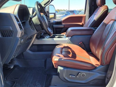 Used 2022 Ford F350 Platinum image 5