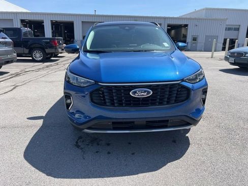 Used 2023 Ford Escape Platinum FWD image 5