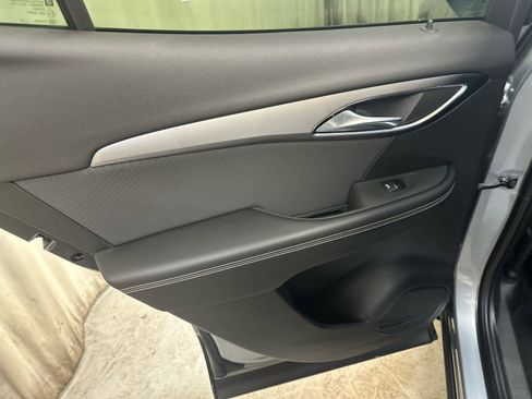 Certified 2025 Buick Envision Sport Touring image 28