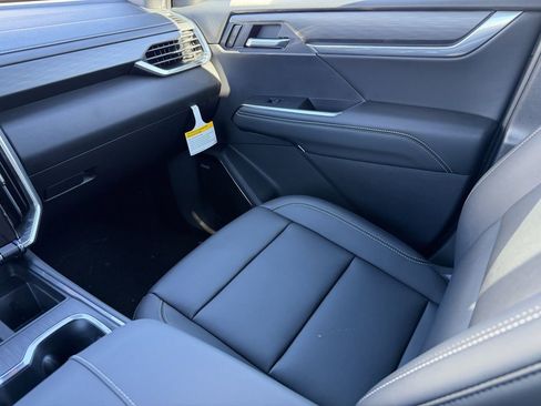 New 2026 GMC Acadia Elevation w/ Black Edition FWD image 18