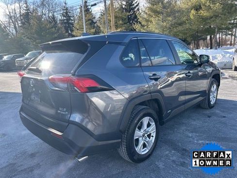 Used 2021 Toyota RAV4 XLE image 3