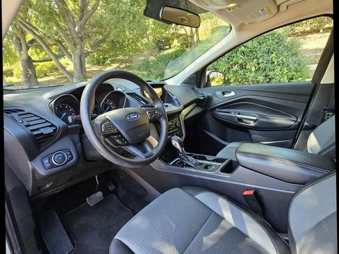 Used 2018 Ford Escape SE w/ SE Sync 3 Package AWD/4WD image 19