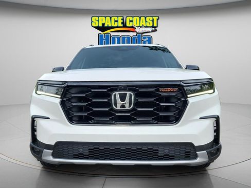 Certified 2024 Honda Pilot TrailSport image 11