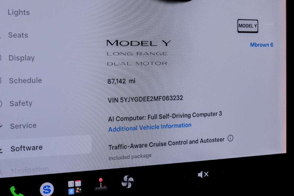 Used 2021 Tesla Model Y Long Range AWD/4WD image 23