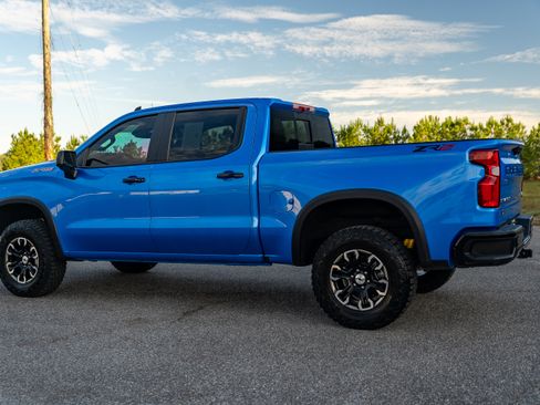Used 2025 Chevrolet Silverado 1500 ZR2 AWD/4WD image 7