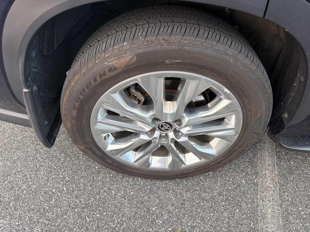 Used 2021 Toyota Highlander Limited AWD/4WD image 11