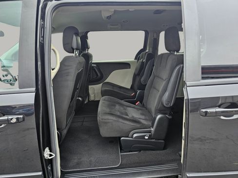 Used 2016 Dodge Grand Caravan SE w/ Quick Order Package 29E SE image 21