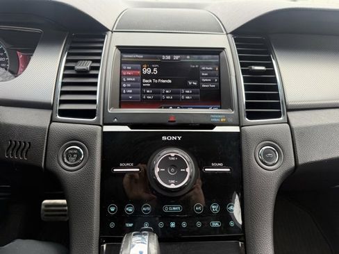 Used 2013 Ford Taurus SHO image 22
