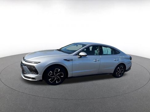 Used 2025 Hyundai Sonata SEL FWD image 11