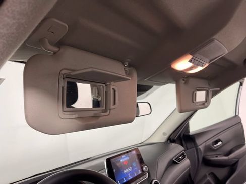 Used 2025 Nissan Sentra SV FWD image 35