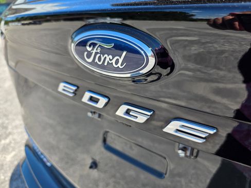 Used 2024 Ford Edge Titanium w/ Titanium Elite Package image 17