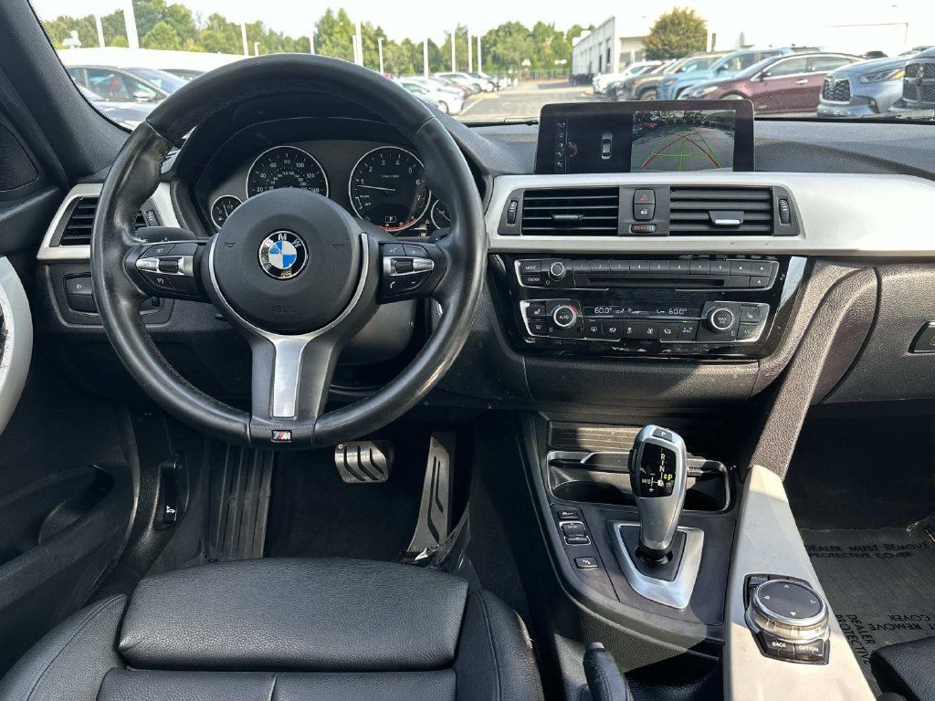 Used 2017 BMW 320i Sedan RWD image 24