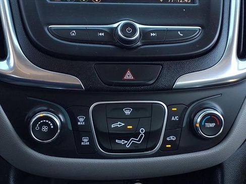 Used 2020 Chevrolet Equinox LS image 14